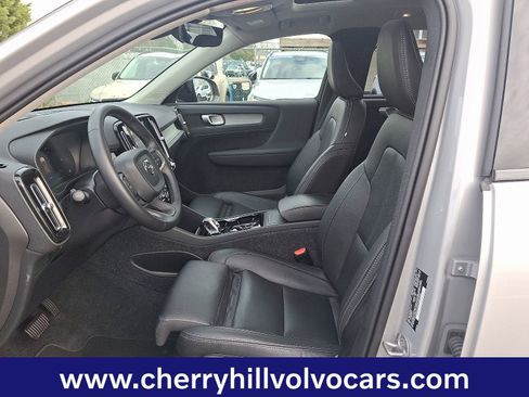 Certified 2025 Volvo XC40 B5 Plus image 14