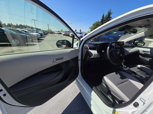 Used 2026 Toyota Corolla LE FWD image 19
