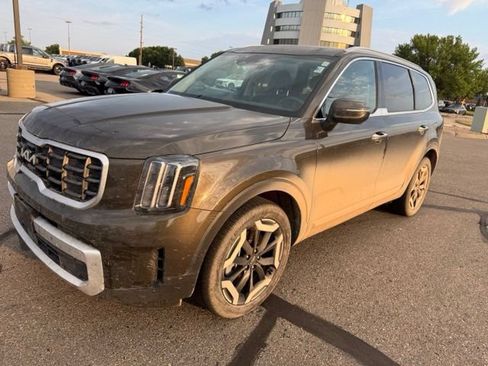 Used 2025 Kia Telluride S AWD/4WD image 6