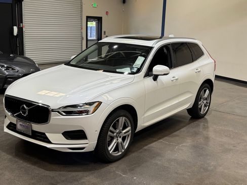 Used 2018 Volvo XC60 T6 Momentum w/ Convenience Package AWD/4WD image 10