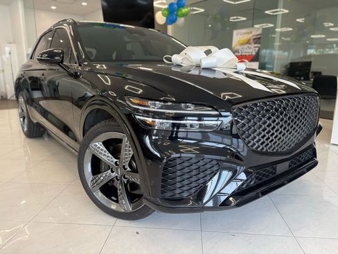 Used 2024 Genesis GV70 2.5T w/ Sport Prestige Package AWD/4WD image 3