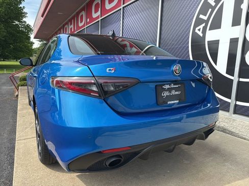 Used 2024 Alfa Romeo Giulia Veloce AWD/4WD image 12