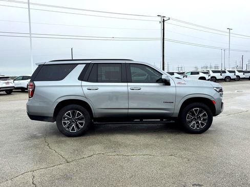 Used 2023 Chevrolet Tahoe Z71 w/ Luxury Package AWD/4WD image 5