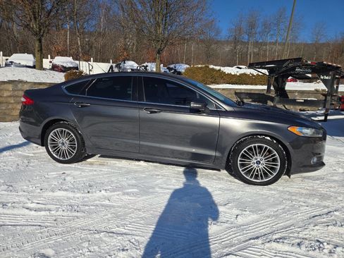 Used 2015 Ford Fusion SE w/ Equipment Group 202A image 4