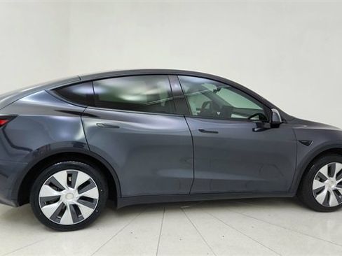 Used 2024 Tesla Model Y Long Range image 6