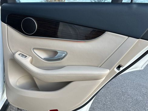 Used 2022 Mercedes-Benz GLC 300 image 31