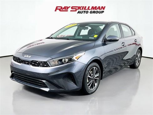 Used 2023 Kia Forte LXS w/ LXS Technology Package image 3