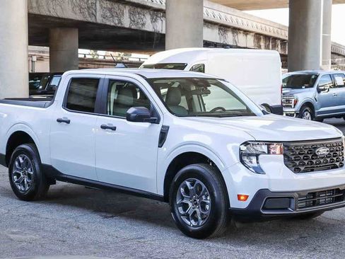 New 2026 Ford Maverick XLT AWD/4WD image 3