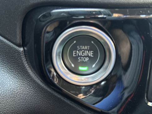 Used 2025 GMC Sierra 1500 Elevation image 19