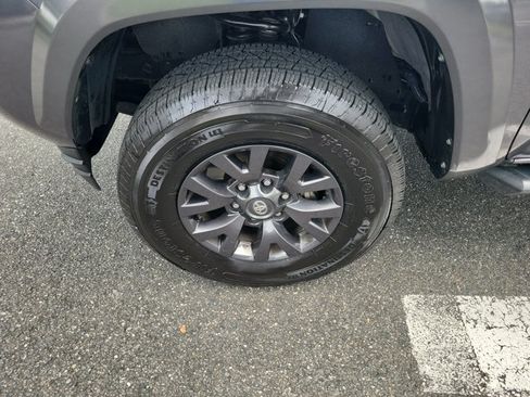 Used 2021 Toyota Tacoma SR5 RWD image 5