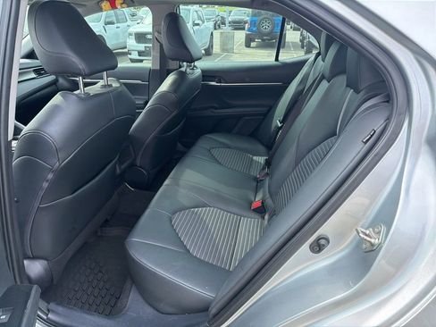 Used 2020 Toyota Camry SE w/ Convenience Package FWD image 12