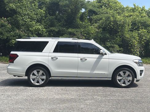 Used 2024 Ford Expedition Max Platinum AWD/4WD image 2