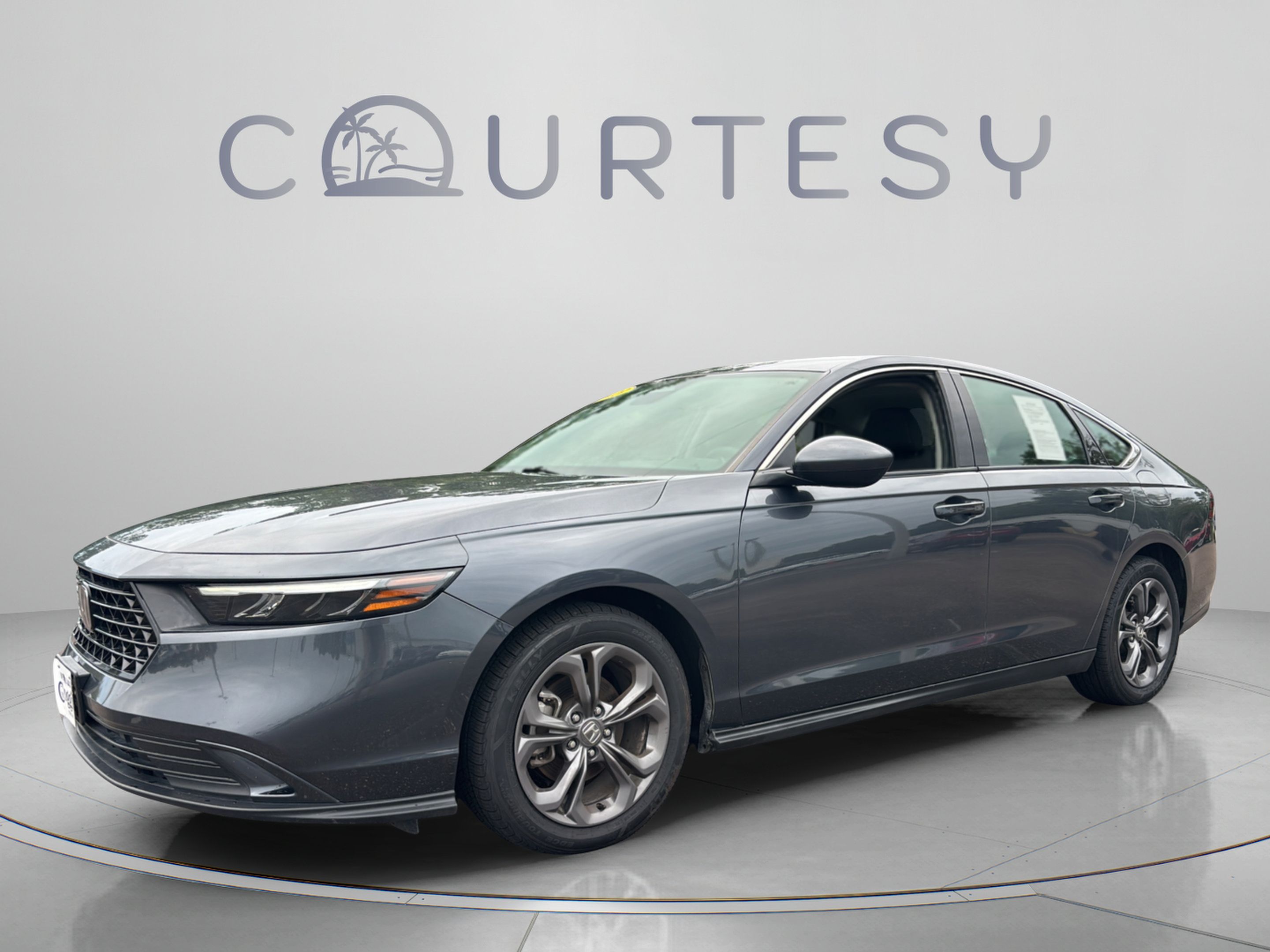 Used 2023 Honda Accord EX image 1