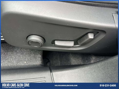 Certified 2026 Volvo XC40 B5 Plus w/ Protection Package Premier AWD/4WD image 17