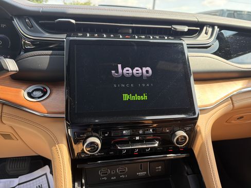 Used 2025 Jeep Grand Cherokee L Summit AWD/4WD image 24