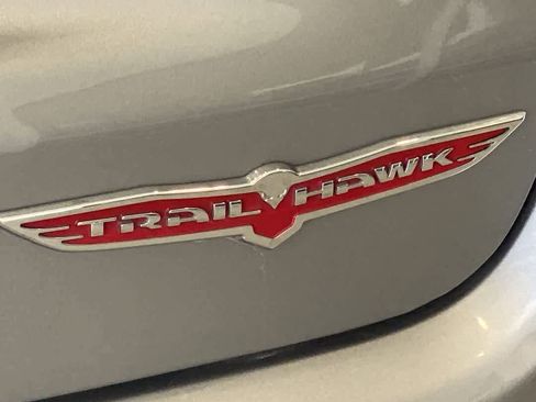 Used 2019 Jeep Compass Trailhawk AWD/4WD image 12