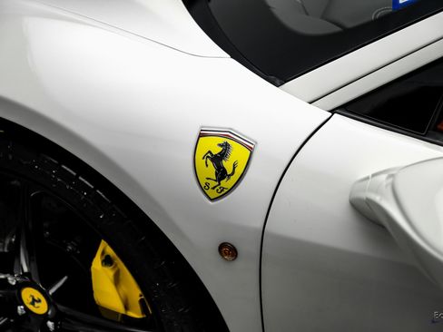 Used 2015 Ferrari 458 Italia Coupe image 33