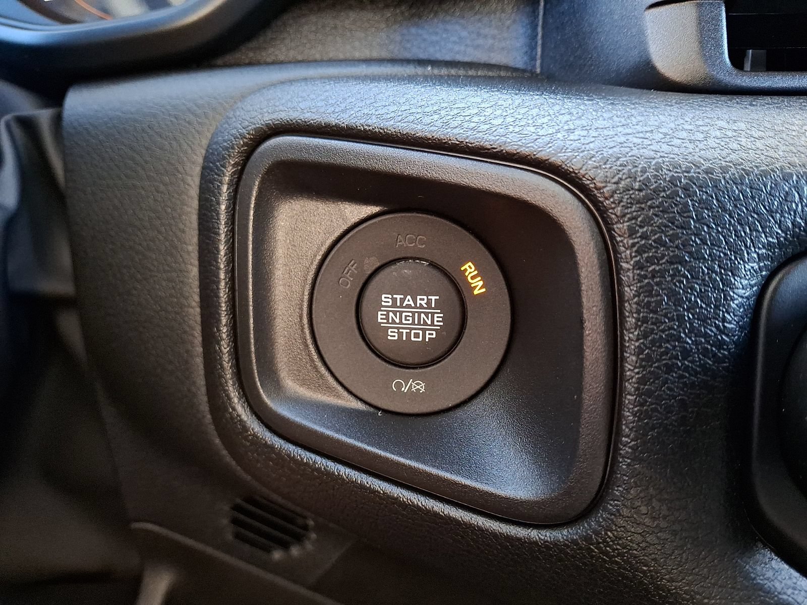 New 2026 Jeep Gladiator Sport AWD/4WD image 13