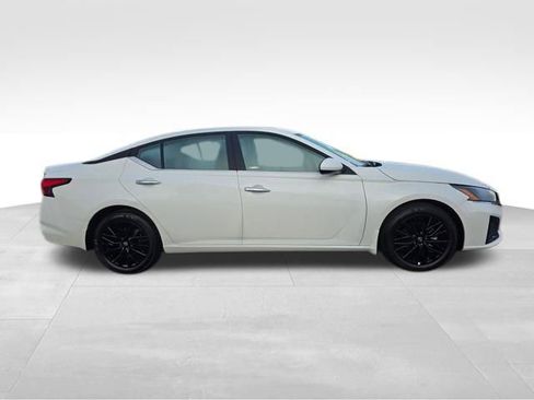 New 2025 Nissan Altima 2.5 SV w/ SV Special Edition Package image 8