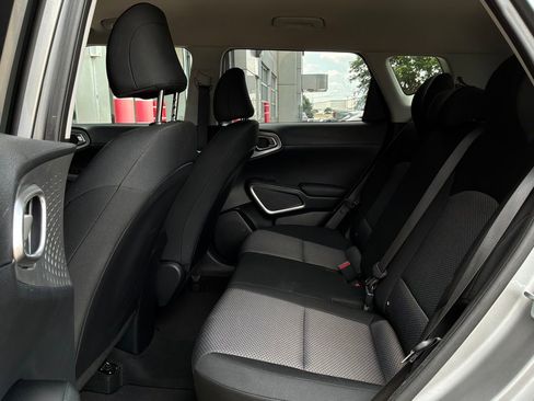 Used 2025 Kia Soul LX w/ LX Technology Package FWD image 11
