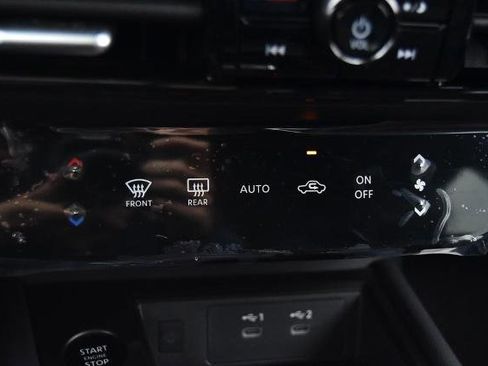 New 2025 Nissan Kicks SR image 18