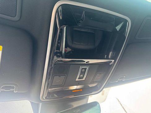 Used 2020 Land Rover Range Rover Sport SE image 23