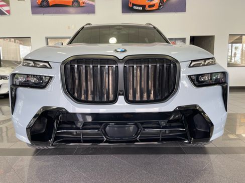 Used 2023 BMW X7 xDrive40i w/ M Sport Package AWD/4WD image 8