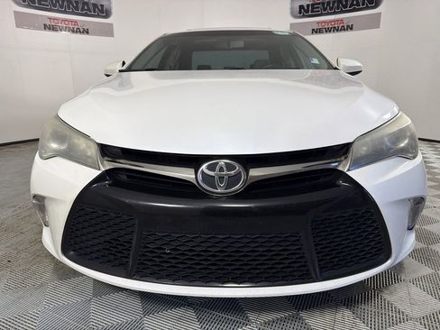 Used 2016 Toyota Camry SE w/ Moonroof Package image 9