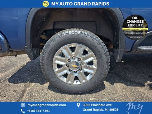 Used 2024 Chevrolet Silverado 3500 High Country w/ Technology Package AWD/4WD image 31