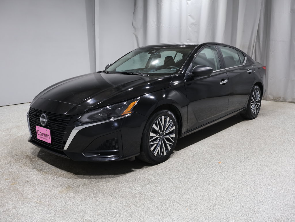 Used 2025 Nissan Altima 2.5 SV FWD image 5