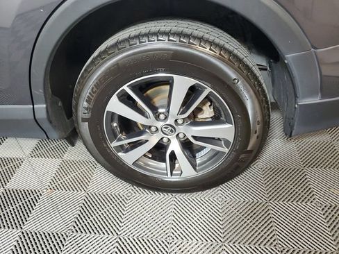 Used 2018 Toyota RAV4 XLE AWD/4WD image 8