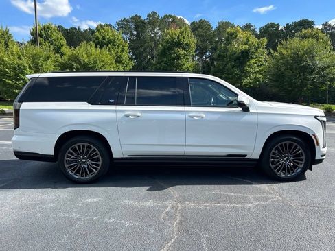 Used 2025 Cadillac Escalade ESV Sport Platinum AWD/4WD image 25