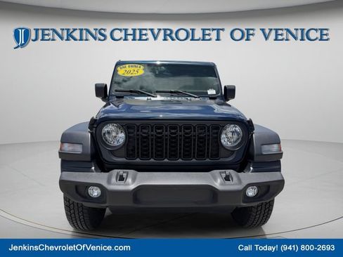 Used 2025 Jeep Wrangler Sport AWD/4WD image 12