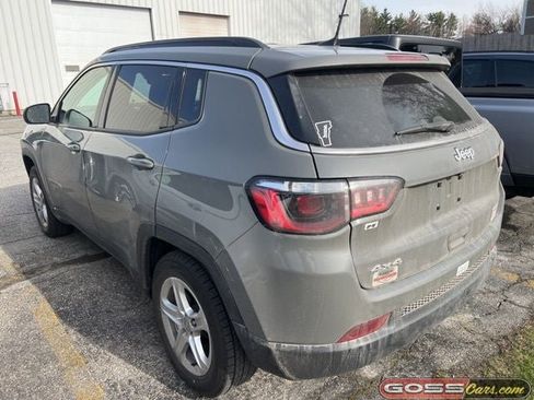 Used 2023 Jeep Compass Latitude w/ Convenience Group AWD/4WD image 4