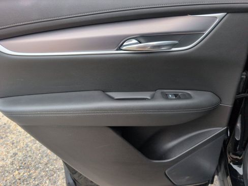 Certified 2024 Cadillac XT6 Luxury FWD image 38