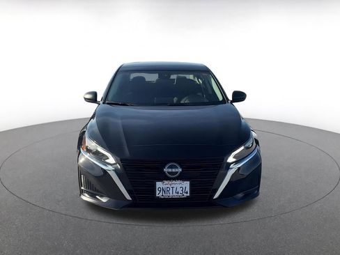 Used 2025 Nissan Altima 2.5 SV image 4