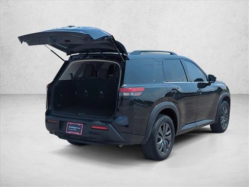 Used 2022 Nissan Pathfinder SV FWD image 5
