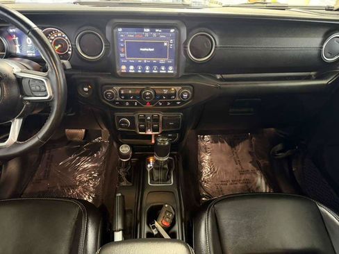 Used 2020 Jeep Wrangler Unlimited Sahara AWD/4WD image 35