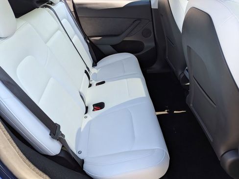 Used 2023 Tesla Model Y Long Range image 19