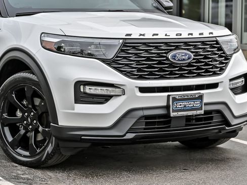 Certified 2023 Ford Explorer ST-Line AWD/4WD image 2