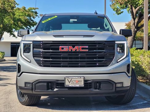 Used 2025 GMC Sierra 1500 Elevation AWD/4WD image 2