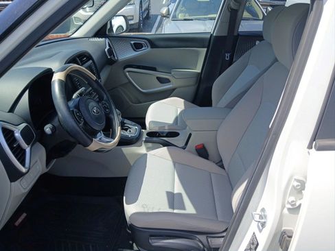 Used 2021 Kia Soul LX FWD image 8