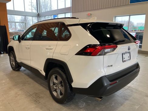 Used 2022 Toyota RAV4 LE image 7