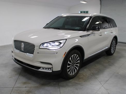 Used 2022 Lincoln Aviator Reserve w/ Equipment Group 201A AWD/4WD image 4