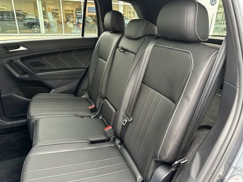 Certified 2023 Volkswagen Tiguan SE R-Line AWD/4WD image 32