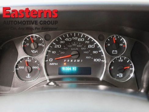 Used 2018 Chevrolet Express 2500 w/ Enhanced Convenience Package image 18