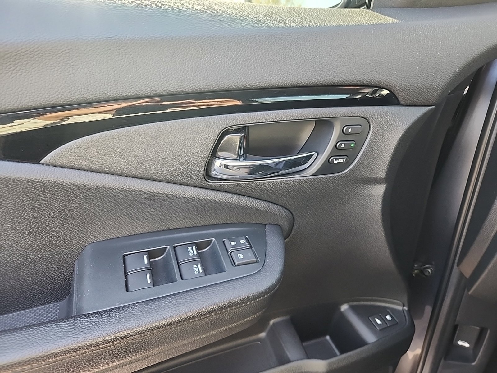 Used 2022 Honda Pilot Touring image 14