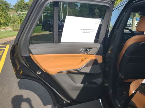 Used 2026 BMW X5 xDrive40i w/ Climate Comfort Package image 13