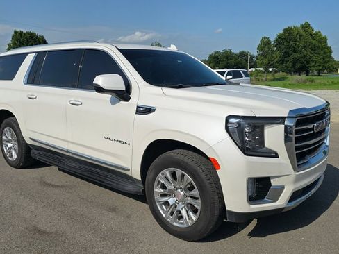 Used 2024 GMC Yukon XL SLT w/ SLT Luxury Package AWD/4WD image 17