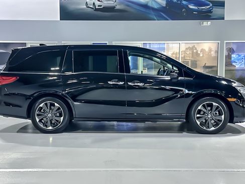 Used 2024 Honda Odyssey Elite image 7